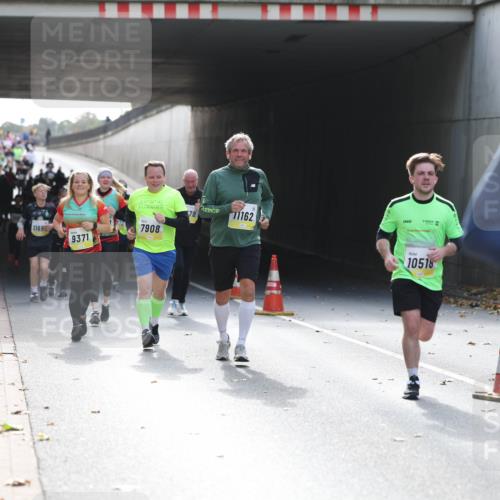 05.10.2025 - 20. swb-Marathon Bremen Michael Strokosch http://msf.ph/oto/9207758 05.10.2025 10:55:13 Laufen 1168, 9371, 7908, 78, 11162, 10518, 69 meine-sportfotos.de