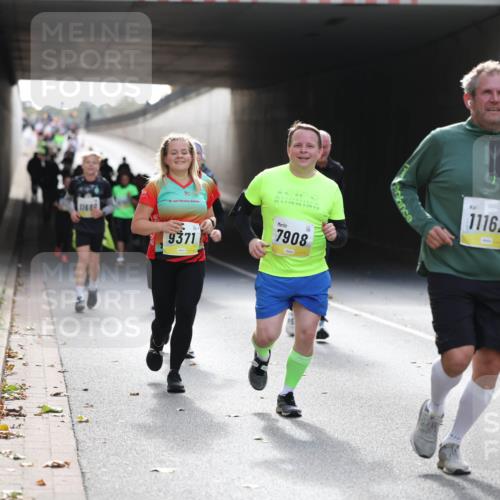 05.10.2025 - 20. swb-Marathon Bremen Michael Strokosch http://msf.ph/oto/9207773 05.10.2025 10:55:15 Laufen 11689, 20, 7908, 9371, 11162 meine-sportfotos.de