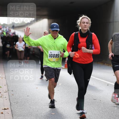 05.10.2025 - 20. swb-Marathon Bremen Michael Strokosch http://msf.ph/oto/9207798 05.10.2025 11:02:15 Laufen 10885 meine-sportfotos.de