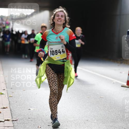 05.10.2025 - 20. swb-Marathon Bremen Michael Strokosch http://msf.ph/oto/9207815 05.10.2025 10:55:23 Laufen 20, 10944, 08 meine-sportfotos.de