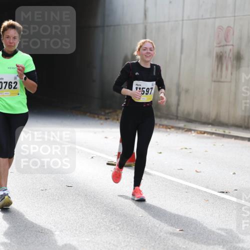 05.10.2025 - 20. swb-Marathon Bremen Michael Strokosch http://msf.ph/oto/9207825 05.10.2025 10:55:25 Laufen 10762, 1597, 00 meine-sportfotos.de