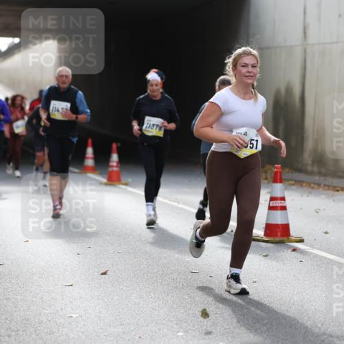 05.10.2025 - 20. swb-Marathon Bremen Michael Strokosch http://msf.ph/oto/9207833 05.10.2025 11:02:21 Laufen 11432, 11379, 51, 00 meine-sportfotos.de