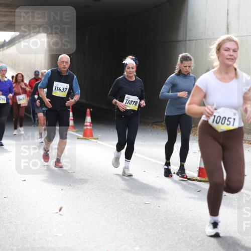05.10.2025 - 20. swb-Marathon Bremen Michael Strokosch http://msf.ph/oto/9207836 05.10.2025 11:02:21 Laufen 10295, 10415, 11437, 11379, 10051 meine-sportfotos.de