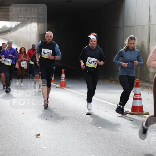 05.10.2025 - 20. swb-Marathon Bremen Michael Strokosch http://msf.ph/oto/9207838 05.10.2025 11:02:22 Laufen 11677, 10295, 10418, 1143, 11379, 51 meine-sportfotos.de
