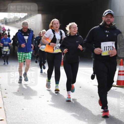 05.10.2025 - 20. swb-Marathon Bremen Michael Strokosch http://msf.ph/oto/9207844 05.10.2025 10:55:31 Laufen 29, 1002, 112, 1171, 10324 meine-sportfotos.de