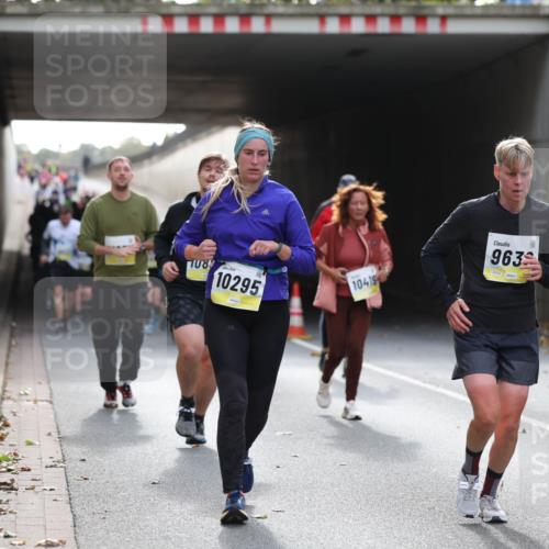 05.10.2025 - 20. swb-Marathon Bremen Michael Strokosch http://msf.ph/oto/9207847 05.10.2025 11:02:26 Laufen 108, 10295, 10419, 963 meine-sportfotos.de