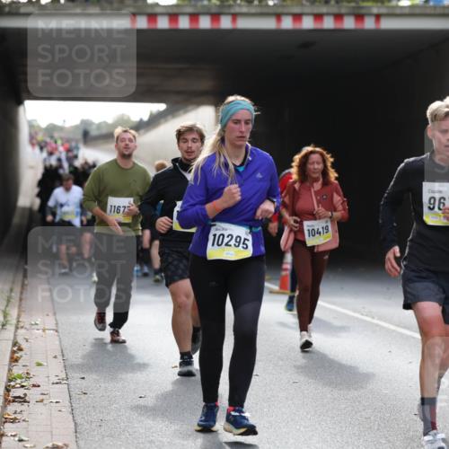 05.10.2025 - 20. swb-Marathon Bremen Michael Strokosch http://msf.ph/oto/9207848 05.10.2025 11:02:27 Laufen 1167, 10295, 10419, 96 meine-sportfotos.de