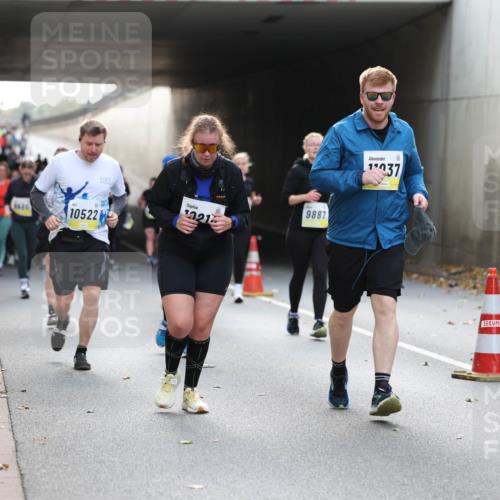 05.10.2025 - 20. swb-Marathon Bremen Michael Strokosch http://msf.ph/oto/9207868 05.10.2025 11:02:33 Laufen 3426, 10522, 21, 9887, 937 meine-sportfotos.de