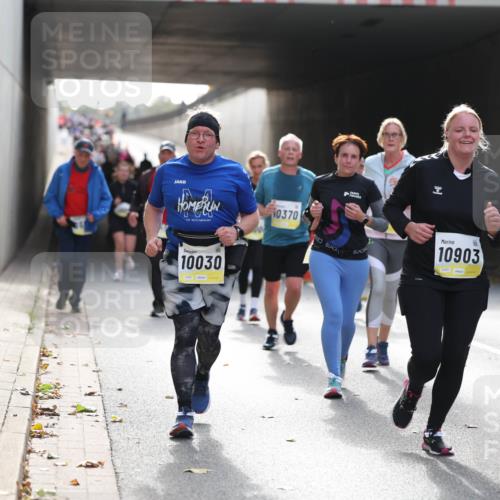 05.10.2025 - 20. swb-Marathon Bremen Michael Strokosch http://msf.ph/oto/9207873 05.10.2025 10:55:37 Laufen 10370, 10030, 10903, 10904 meine-sportfotos.de