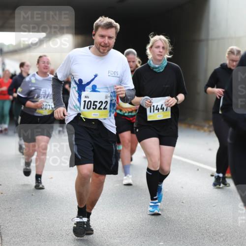 05.10.2025 - 20. swb-Marathon Bremen Michael Strokosch http://msf.ph/oto/9207880 05.10.2025 11:02:36 Laufen 10522, 11447 meine-sportfotos.de