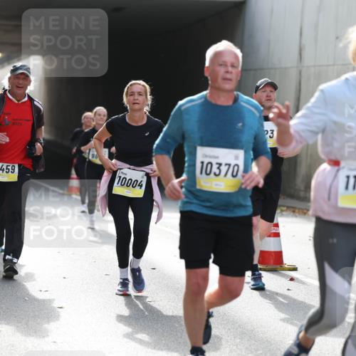 05.10.2025 - 20. swb-Marathon Bremen Michael Strokosch http://msf.ph/oto/9207882 05.10.2025 10:55:40 Laufen 202, 2025, 96, 11524, 11459, 10004, 10370, 23, 11493 meine-sportfotos.de