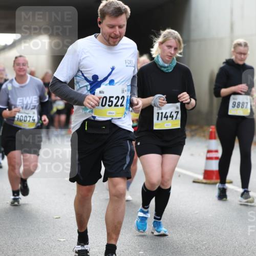 05.10.2025 - 20. swb-Marathon Bremen Michael Strokosch http://msf.ph/oto/9207883 05.10.2025 11:02:36 Laufen 10074, 0522, 11447, 9887 meine-sportfotos.de