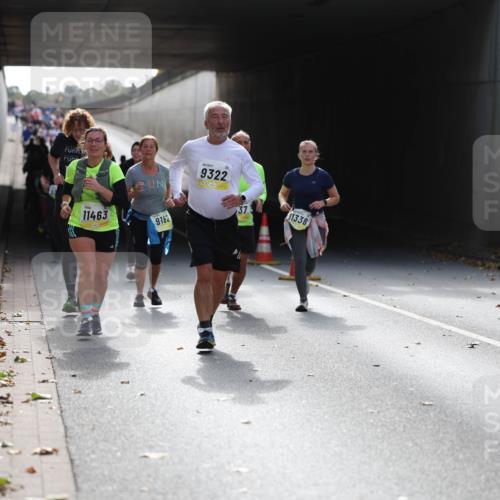05.10.2025 - 20. swb-Marathon Bremen Michael Strokosch http://msf.ph/oto/9207905 05.10.2025 10:55:48 Laufen 9322, 11463, 9182, 37, 11338 meine-sportfotos.de