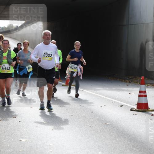 05.10.2025 - 20. swb-Marathon Bremen Michael Strokosch http://msf.ph/oto/9207907 05.10.2025 10:55:48 Laufen 11463, 9182, 9322, 11338 meine-sportfotos.de