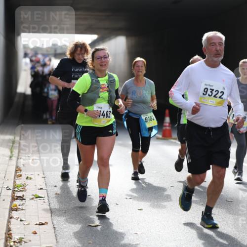 05.10.2025 - 20. swb-Marathon Bremen Michael Strokosch http://msf.ph/oto/9207916 05.10.2025 10:55:50 Laufen 463, 9182, 9322 meine-sportfotos.de