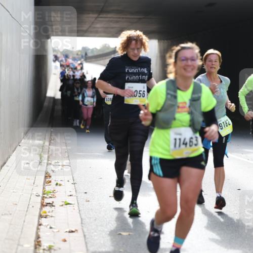 05.10.2025 - 20. swb-Marathon Bremen Michael Strokosch http://msf.ph/oto/9207920 05.10.2025 10:55:50 Laufen 936, 056, 11463, 9182, 1133 meine-sportfotos.de