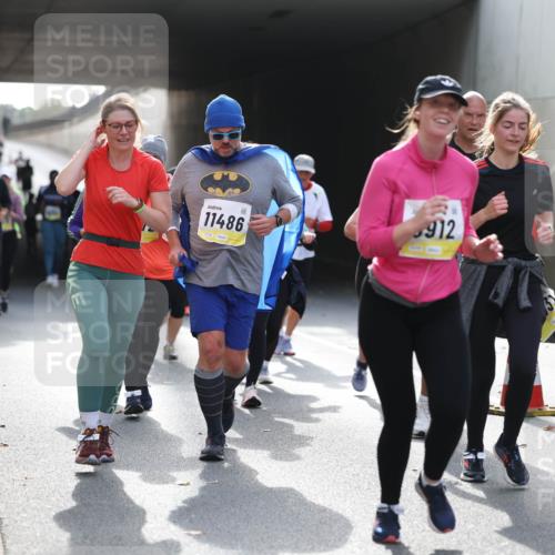 05.10.2025 - 20. swb-Marathon Bremen Michael Strokosch http://msf.ph/oto/9207924 05.10.2025 11:02:43 Laufen 17425, 11486, 912 meine-sportfotos.de
