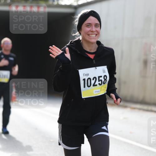 05.10.2025 - 20. swb-Marathon Bremen Michael Strokosch http://msf.ph/oto/9207933 05.10.2025 10:55:54 Laufen 10258 meine-sportfotos.de