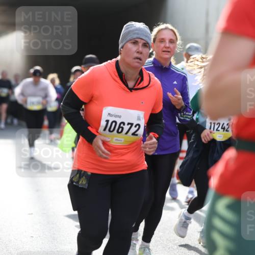 05.10.2025 - 20. swb-Marathon Bremen Michael Strokosch http://msf.ph/oto/9207938 05.10.2025 11:02:46 Laufen 10672, 11242 meine-sportfotos.de
