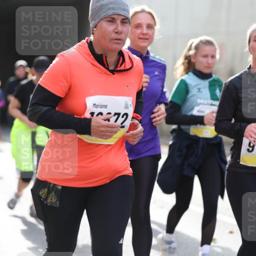 05.10.2025 - 20. swb-Marathon Bremen Michael Strokosch http://msf.ph/oto/9207942 05.10.2025 11:02:47 Laufen 372, 9798 meine-sportfotos.de