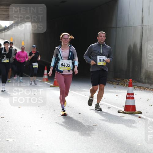 05.10.2025 - 20. swb-Marathon Bremen Michael Strokosch http://msf.ph/oto/9207950 05.10.2025 10:55:57 Laufen 1055, 1454, 10508, 936, 9432, 11194 meine-sportfotos.de