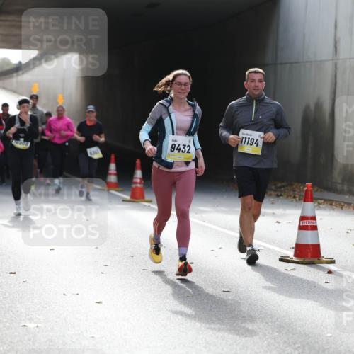05.10.2025 - 20. swb-Marathon Bremen Michael Strokosch http://msf.ph/oto/9207952 05.10.2025 10:55:57 Laufen 114543, 4341, 9432, 11194 meine-sportfotos.de
