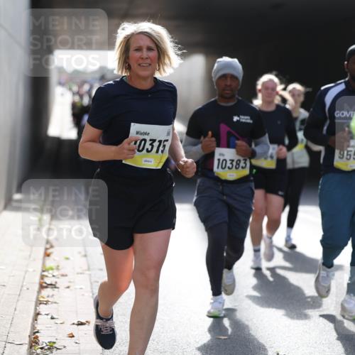 05.10.2025 - 20. swb-Marathon Bremen Michael Strokosch http://msf.ph/oto/9207969 05.10.2025 11:02:54 Laufen 0315, 955, 10383 meine-sportfotos.de