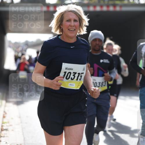 05.10.2025 - 20. swb-Marathon Bremen Michael Strokosch http://msf.ph/oto/9207974 05.10.2025 11:02:55 Laufen 10315, 10383, 9554 meine-sportfotos.de