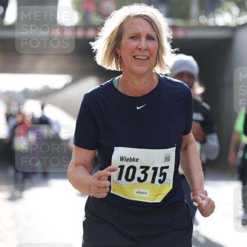 05.10.2025 - 20. swb-Marathon Bremen Michael Strokosch http://msf.ph/oto/9207978 05.10.2025 11:02:55 Laufen 10315, 9554 meine-sportfotos.de