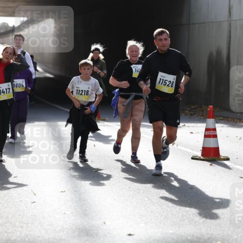 05.10.2025 - 20. swb-Marathon Bremen Michael Strokosch http://msf.ph/oto/9207986 05.10.2025 11:02:58 Laufen 11654, 10417, 9804, 11218, 112, 11526 meine-sportfotos.de