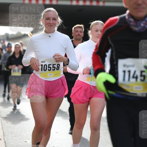 05.10.2025 - 20. swb-Marathon Bremen Michael Strokosch http://msf.ph/oto/9207993 05.10.2025 10:56:06 Laufen 10558, 1145 meine-sportfotos.de
