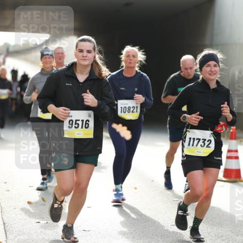 05.10.2025 - 20. swb-Marathon Bremen Michael Strokosch http://msf.ph/oto/9208006 05.10.2025 10:56:08 Laufen 9516, 10821, 11732, 11733 meine-sportfotos.de
