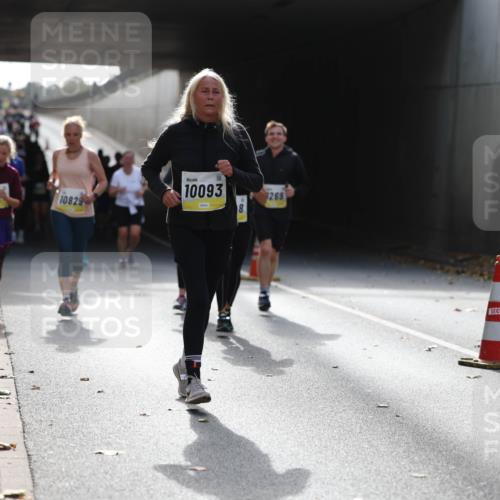 05.10.2025 - 20. swb-Marathon Bremen Michael Strokosch http://msf.ph/oto/9208025 05.10.2025 10:56:13 Laufen 110, 10829, 10093, 8, 1269 meine-sportfotos.de