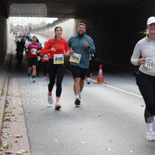 05.10.2025 - 20. swb-Marathon Bremen Michael Strokosch http://msf.ph/oto/9208030 05.10.2025 11:03:10 Laufen 10082, 9185, 11614, 11634, 10998 meine-sportfotos.de