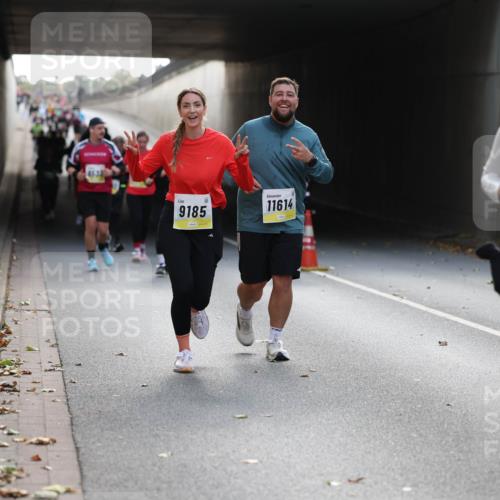 05.10.2025 - 20. swb-Marathon Bremen Michael Strokosch http://msf.ph/oto/9208033 05.10.2025 11:03:11 Laufen 4533, 9185, 11614, 11634 meine-sportfotos.de