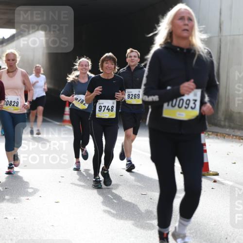 05.10.2025 - 20. swb-Marathon Bremen Michael Strokosch http://msf.ph/oto/9208034 05.10.2025 10:56:15 Laufen 1604, 014, 10829, 9182, 9748, 9269, 10093, 00 meine-sportfotos.de