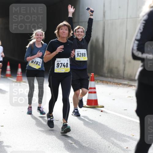 05.10.2025 - 20. swb-Marathon Bremen Michael Strokosch http://msf.ph/oto/9208039 05.10.2025 10:56:16 Laufen 9782, 9748, 9269, 36633 meine-sportfotos.de