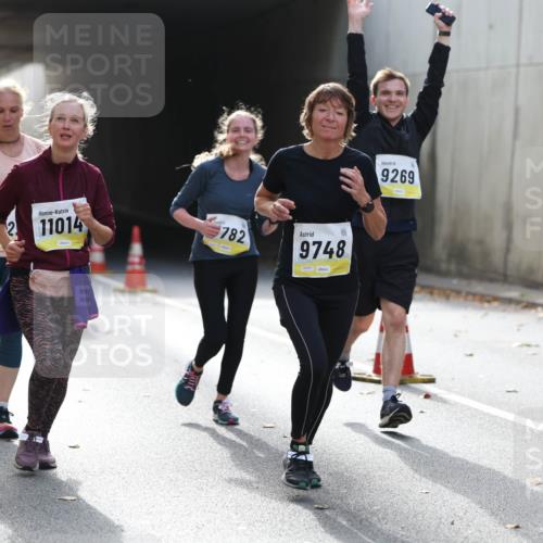 05.10.2025 - 20. swb-Marathon Bremen Michael Strokosch http://msf.ph/oto/9208041 05.10.2025 10:56:16 Laufen 11014, 782, 9748, 9269, 60 meine-sportfotos.de