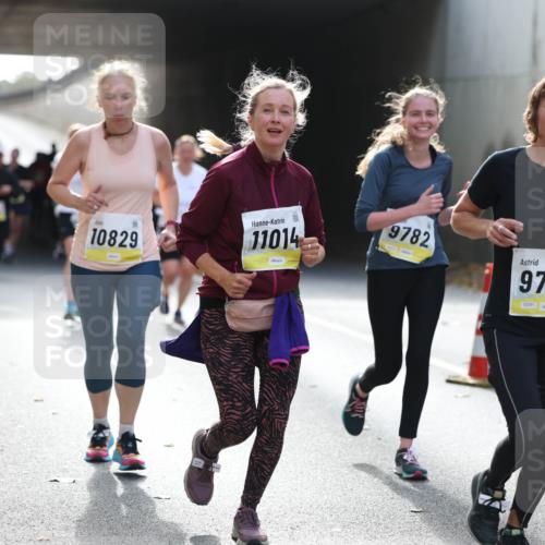 05.10.2025 - 20. swb-Marathon Bremen Michael Strokosch http://msf.ph/oto/9208043 05.10.2025 10:56:17 Laufen 10829, 11014, 9782, 9748, 02091 meine-sportfotos.de