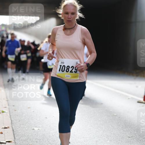 05.10.2025 - 20. swb-Marathon Bremen Michael Strokosch http://msf.ph/oto/9208049 05.10.2025 10:56:18 Laufen 10829 meine-sportfotos.de