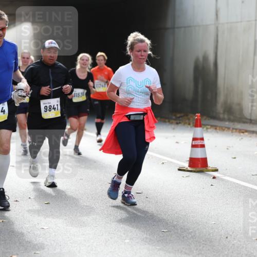 05.10.2025 - 20. swb-Marathon Bremen Michael Strokosch http://msf.ph/oto/9208070 05.10.2025 10:56:23 Laufen 11504, 9841, 115, 31, 00 meine-sportfotos.de