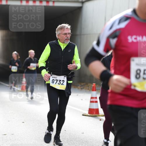 05.10.2025 - 20. swb-Marathon Bremen Michael Strokosch http://msf.ph/oto/9208072 05.10.2025 11:03:20 Laufen 9732, 8533 meine-sportfotos.de