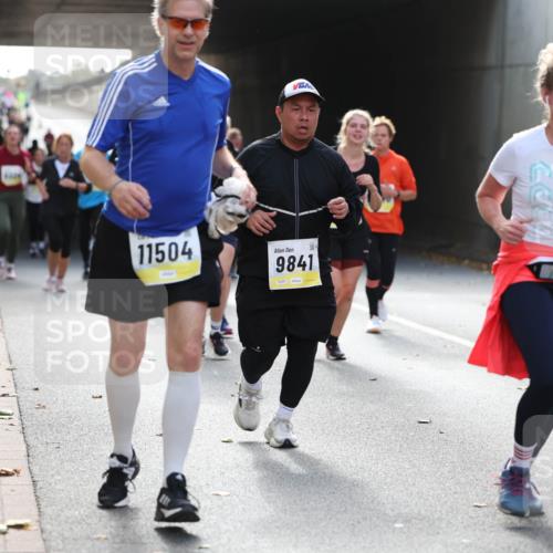 05.10.2025 - 20. swb-Marathon Bremen Michael Strokosch http://msf.ph/oto/9208075 05.10.2025 10:56:23 Laufen 11504, 10, 9841 meine-sportfotos.de