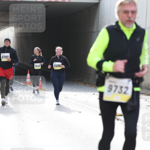 05.10.2025 - 20. swb-Marathon Bremen Michael Strokosch http://msf.ph/oto/9208077 05.10.2025 11:03:21 Laufen 9476, 9760, 9410, 11206, 9732, 00 meine-sportfotos.de