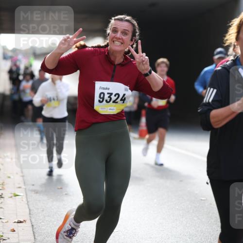 05.10.2025 - 20. swb-Marathon Bremen Michael Strokosch http://msf.ph/oto/9208102 05.10.2025 10:56:30 Laufen 9324, 02231 meine-sportfotos.de