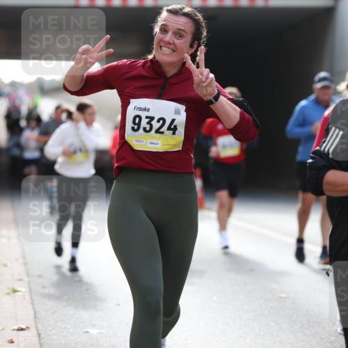 05.10.2025 - 20. swb-Marathon Bremen Michael Strokosch http://msf.ph/oto/9208103 05.10.2025 10:56:30 Laufen 9324, 02231 meine-sportfotos.de