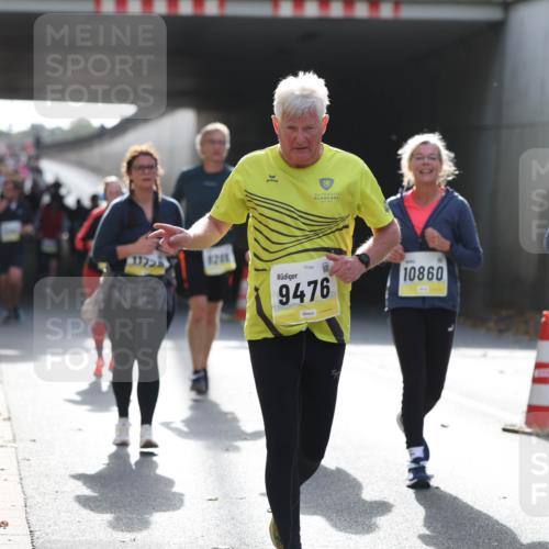 05.10.2025 - 20. swb-Marathon Bremen Michael Strokosch http://msf.ph/oto/9208106 05.10.2025 11:03:26 Laufen 02365, 9476, 10860, 9410 meine-sportfotos.de