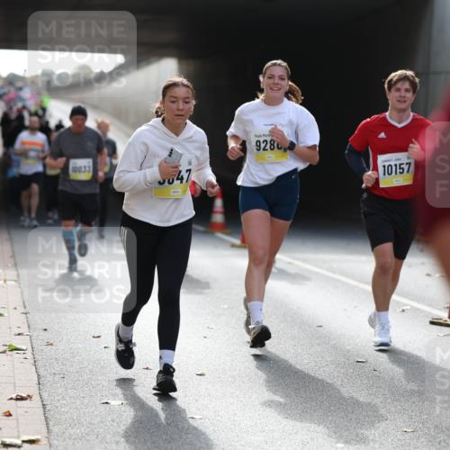 05.10.2025 - 20. swb-Marathon Bremen Michael Strokosch http://msf.ph/oto/9208109 05.10.2025 10:56:32 Laufen 10033, 47, 928, 10157 meine-sportfotos.de