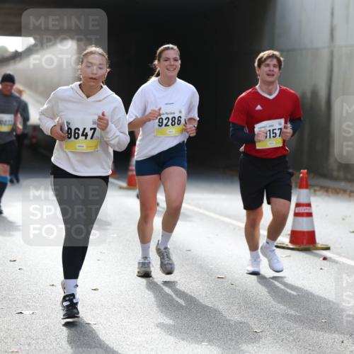 05.10.2025 - 20. swb-Marathon Bremen Michael Strokosch http://msf.ph/oto/9208111 05.10.2025 10:56:32 Laufen 10033, 9647, 9286, 157, 11193 meine-sportfotos.de
