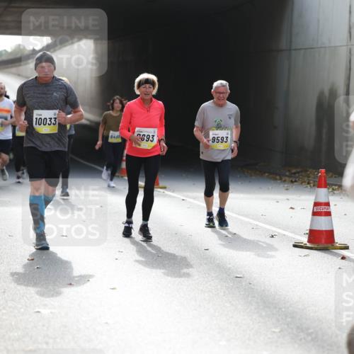 05.10.2025 - 20. swb-Marathon Bremen Michael Strokosch http://msf.ph/oto/9208120 05.10.2025 10:56:34 Laufen 599, 10033, 9461, 893, 9593 meine-sportfotos.de